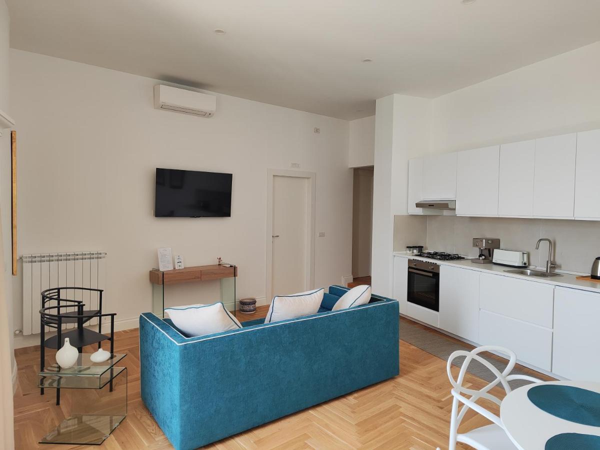 Santa Lucia Luxury Apartment เนเปิลส์ ภายนอก รูปภาพ